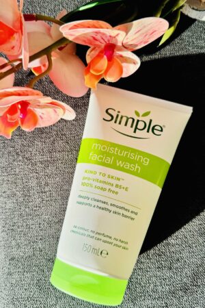 Simple Moisturising Facial Wash